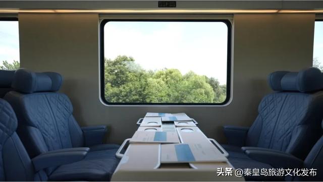 乘坐“星光·燕赵号”全景旅游列车，奔赴秦皇岛山海的浪漫之约！