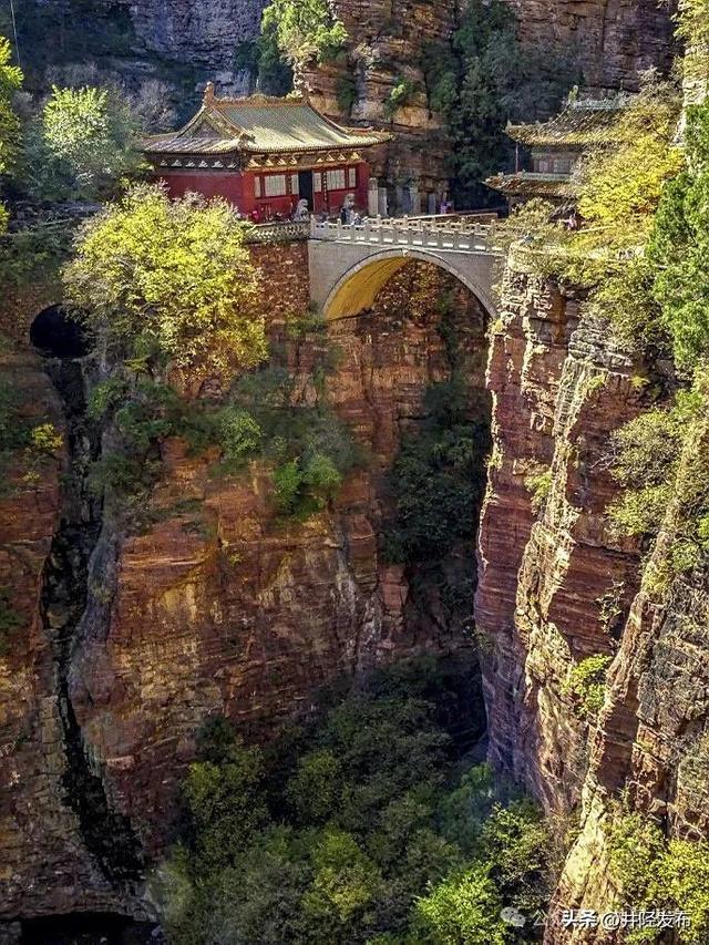 直播预告：跟着蒙曼探秘井陉苍岩山