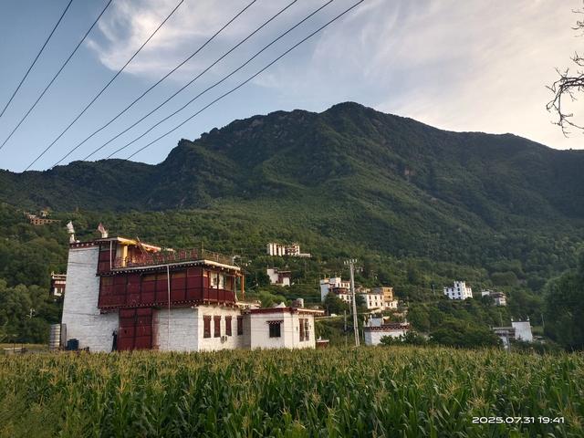 游四姑娘山，再到中路藏族