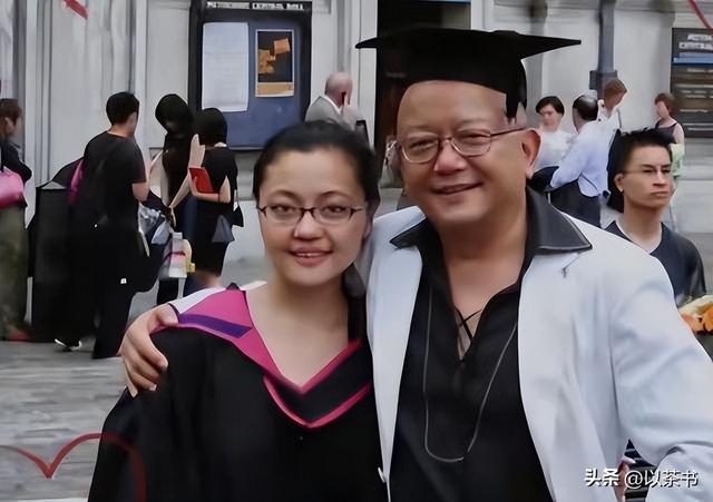 事实证明，和王刚离婚24年的成方圆，已经变成了他高攀不起的样子