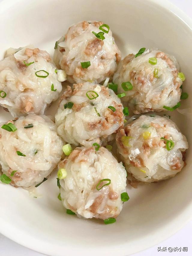 入秋后使劲吃，一抗菌，二消炎，三暖胃，四强筋骨，包饺子吃特香