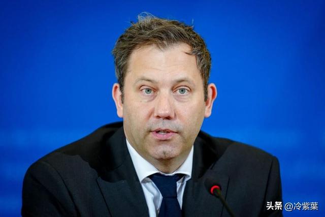 不到24小时，格兰陵岛被卖	，特朗普来不及高兴，就收到一个坏消息