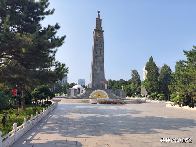 访晋冀鲁豫革命纪念园，瞻仰左权将军墓，铭记为国捐躯的民族英雄