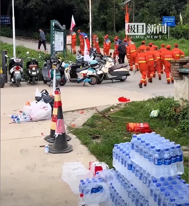 苍山失联4日的自闭症男童遗体被发现，距走失处直线距离仅1公里，搜救人员称“穿着雨衣和冲锋衣都冻得发抖”