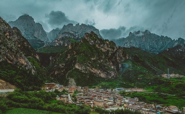 去了一趟甘肃,说句大实话,甘肃不大,创造神话