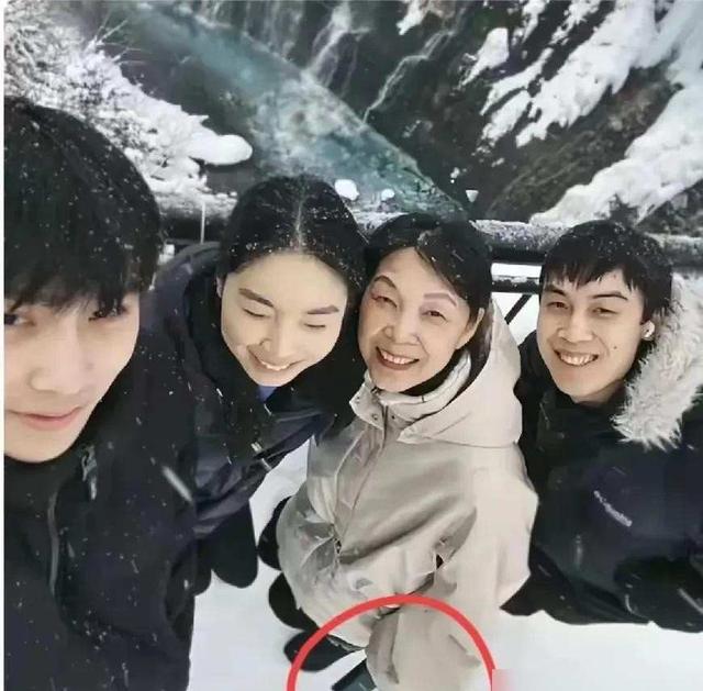 杜建英邻居爆料！孩子不是私生子，但孩子长得不像他们，难以相信