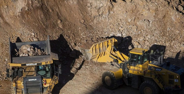 特朗普向全球发出通牒：180天内准备对中国动手，不帮忙就加税