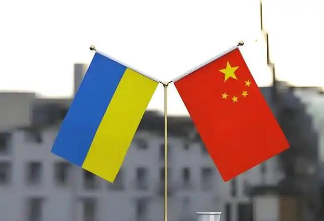 用心险恶，泽连斯基：俄正向中国放弃部分主权，幅度之大历史罕见