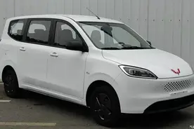 五菱“神车”焕新！5-7人都能坐！拉人拉货一把好手！图片