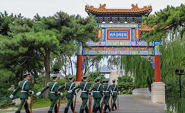 钓鱼台国宾馆住一晚多少钱？据说24小时武警守卫，是真的吗？