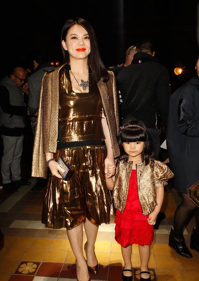 李湘这下栽了！封禁仅5小时	，网友扒出三大疑点，前夫曝已被抓