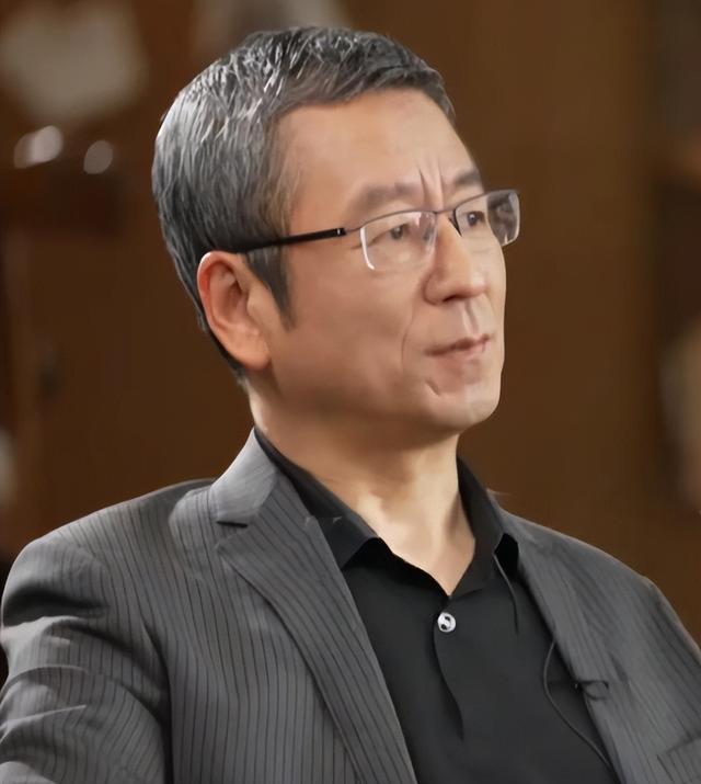 张蕾担心的事发生，杨帆患绝症传闻真相大白，白岩松一个字没说错