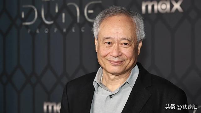 陪玩陪睡只是开胃菜，袭警、舔手指、集体嫖娼，背后的事捂不住了