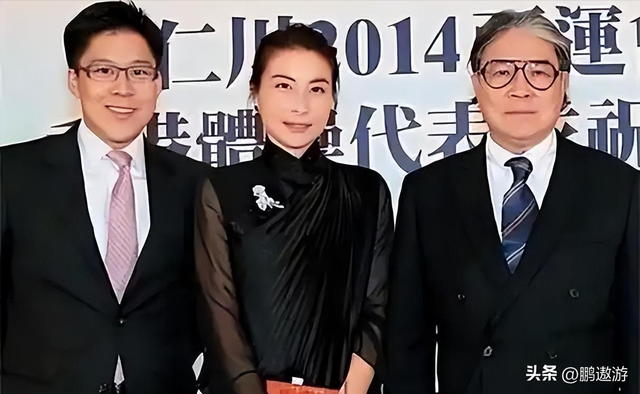 霍震霆没想到，44岁儿媳郭晶晶再次官宣喜讯，让整个阔太圈沉默了