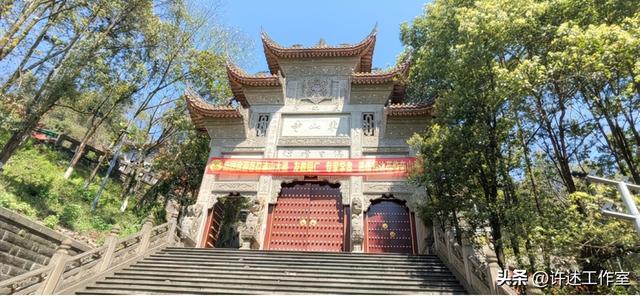 四川行迹│宜宾1：白塔居然是“拍马屁”拍出来的