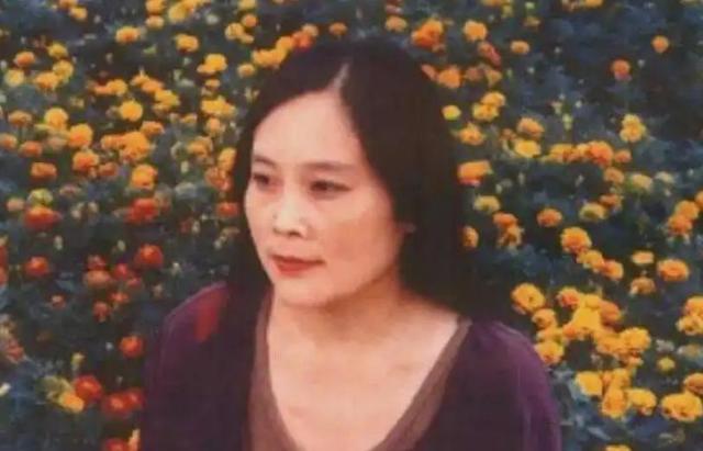 74岁张艺谋年老色衰，小31岁娇妻花开正旺，再恩爱也难逃残酷现实