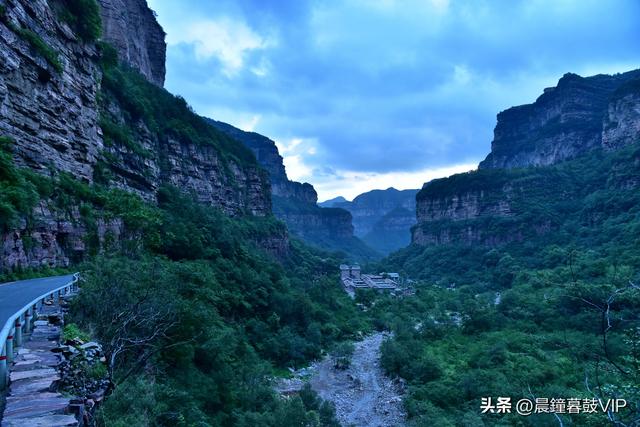 太行山平顺县的天路