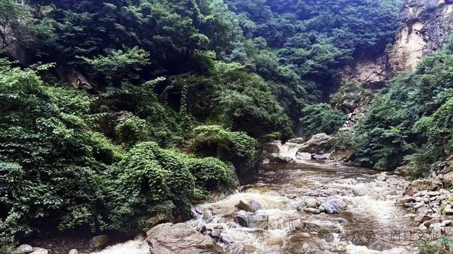静秋雨韵:红河谷的诗意洗礼