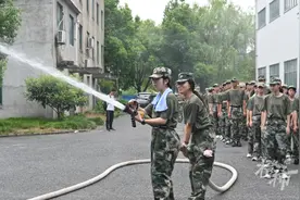 持续高温，今年杭州初高中的新生军训会不会调整？有学校下周四就要启动了图片
