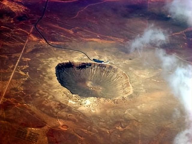 太阳系缺了种陨石？地球深处藏45亿年物质，大碰撞理论被改写