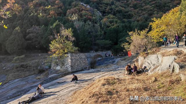 泰安：泰山腰一条鲜为人知的环山小道，却藏着深秋的惊艳
