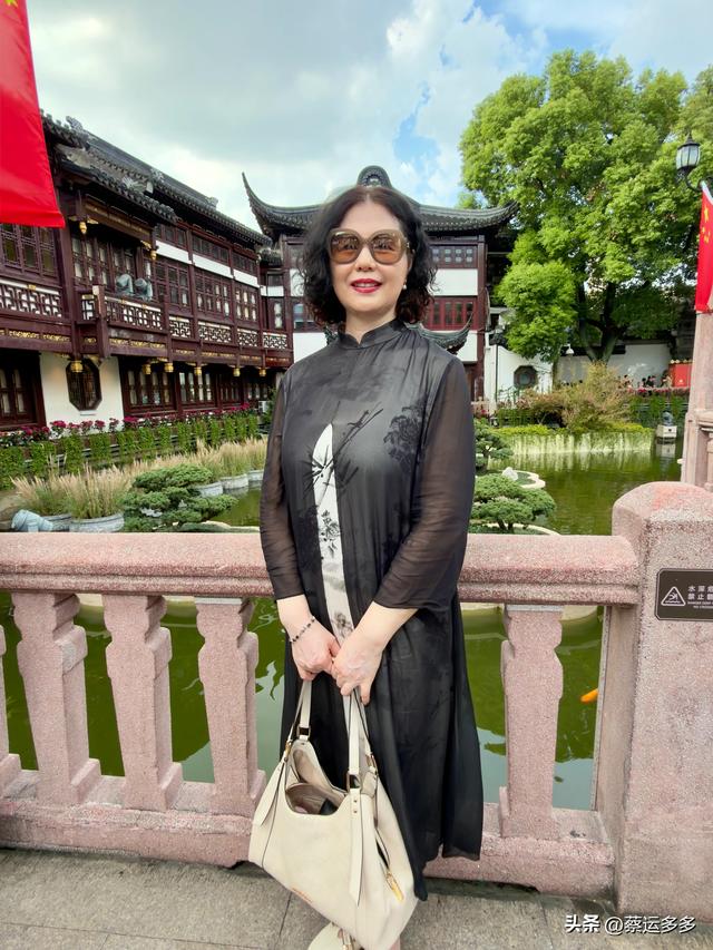 中秋逛豫园，月满人团圆
