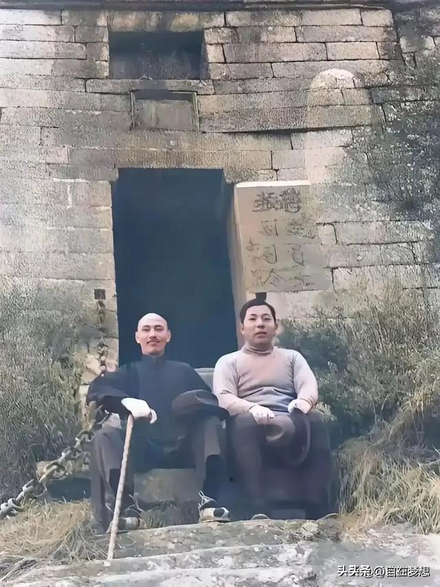 哇!这可不是演戏 这才是张学良和蒋中正的真实貌相,