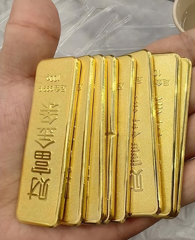 比黄金涨价还猛！疯涨300%，又一抗跌硬通货出现，普通人也能买