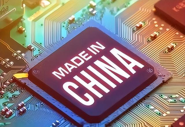 要3架747运的阿斯麦光刻机，中国要另辟蹊径，把光刻机“白菜化”