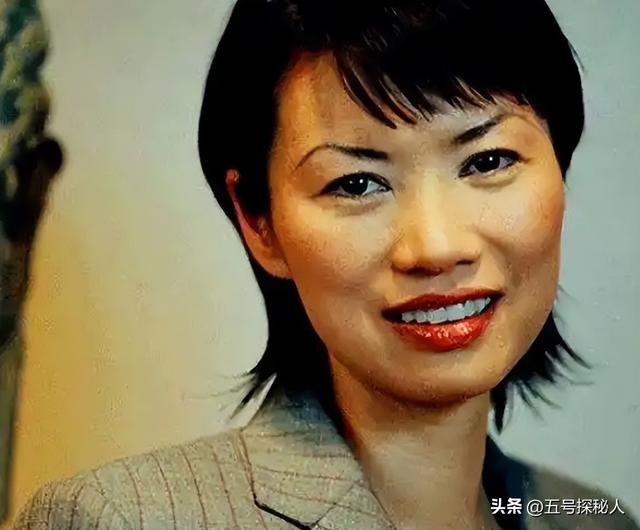 睡完首富睡总统！从厂妹到顶级名媛，捞金268亿的她，到底凭啥？