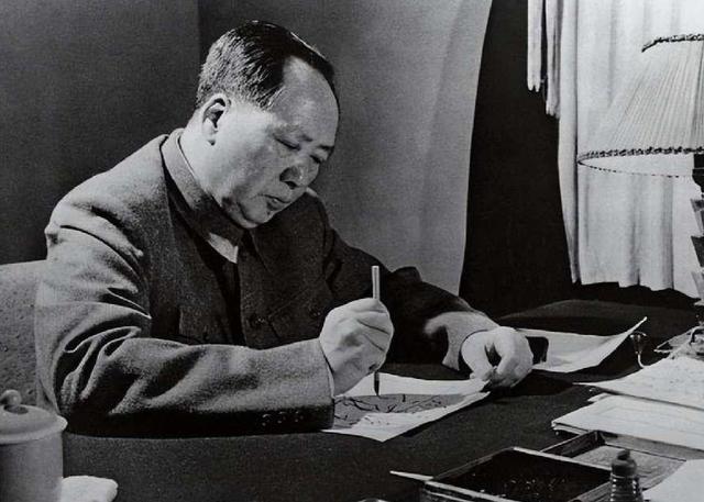 如果毛岸英不牺牲，毛主席会不会让他接班？历史早就给出了答案