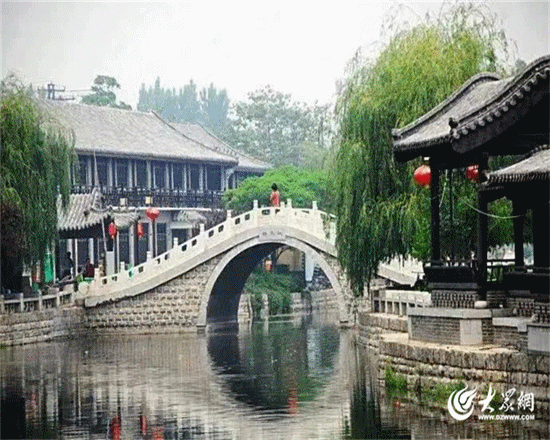 各位旅客，前方到站，济宁站！