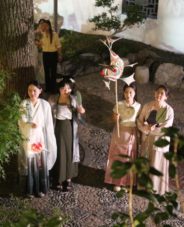 古猗园“非遗文化月”启幕，声色夜空“浮光戏影，猗鉴匠心”