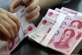 银行取款出现新变化，5月起开始执行，存款超过十万一定要注意图片