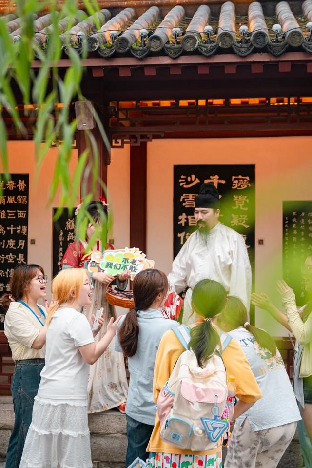 国庆中秋游，黄鹤楼开启超长待机模式