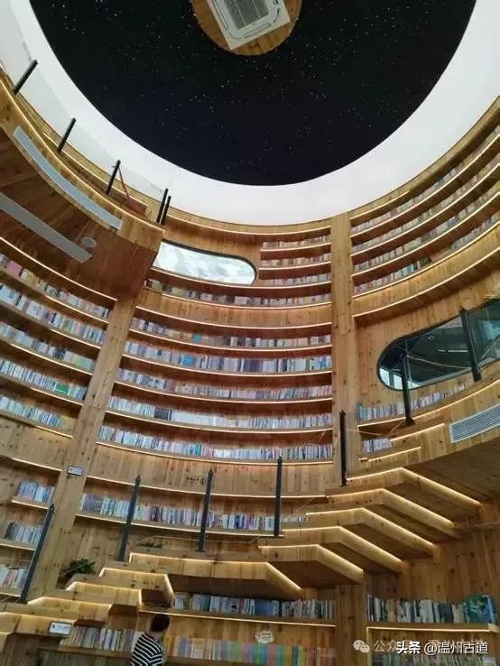 温州唯一的临海悬崖栈道,悬空而建的玻璃观景台,风景极佳!