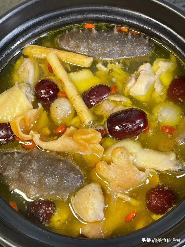 椰子海参花胶乌鸡汤 椰子花胶海参煲鸡汤的做法