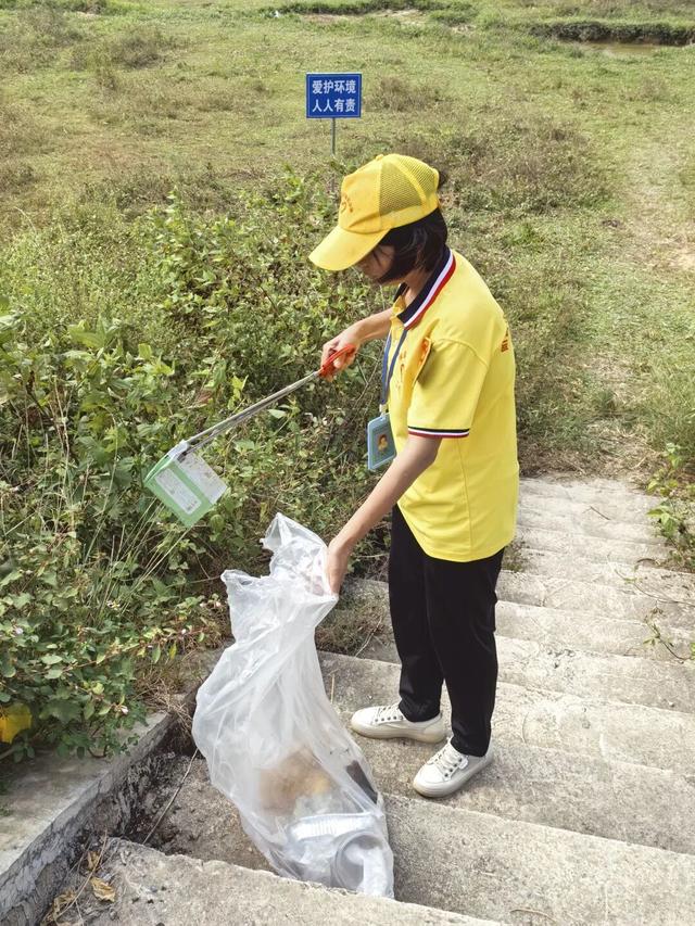 一群人前往阳春岗美一网红打卡点，做了这件事！