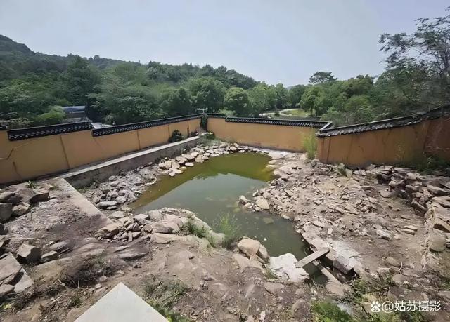 文化遗产岂容如此践踏:寒山别业文物惨遭拆毁事件