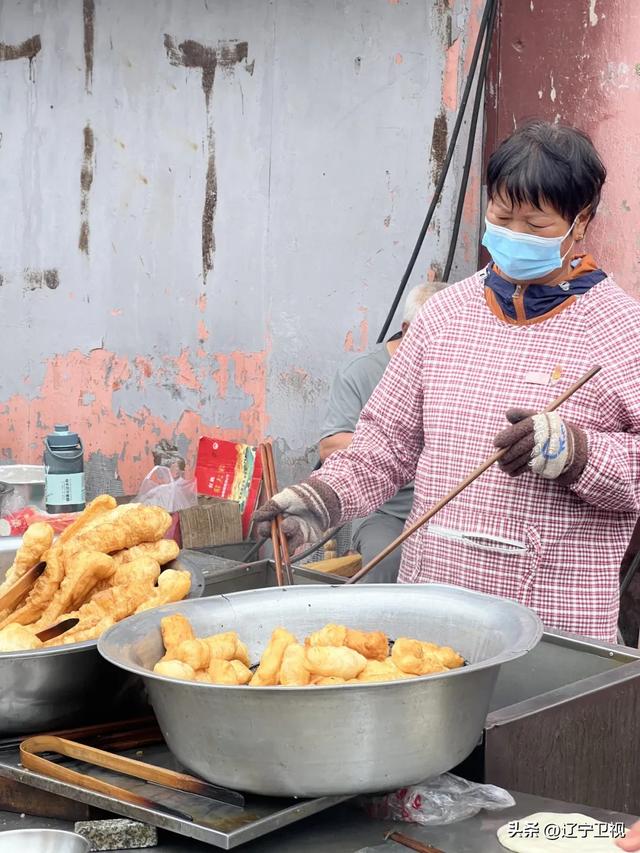 清晨6点的本溪烟火江湖！东北早市的快乐，谁懂啊？