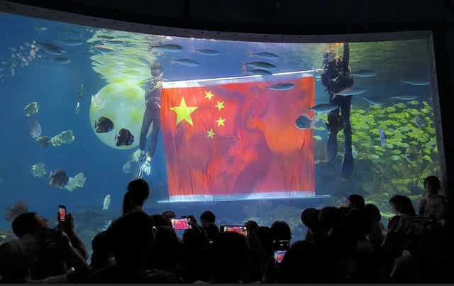 当 “海洋” 邂逅 “国潮”：武汉极地海洋度假区双节创新场景激活假日经济新动能