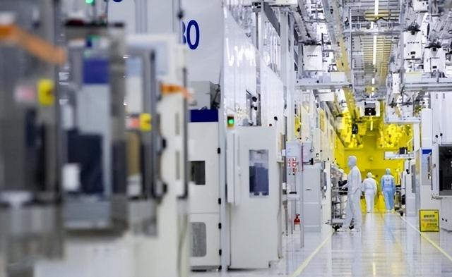 要收拾英国了？英国干了一件比荷兰更坏的事：盯上了中国芯片工厂