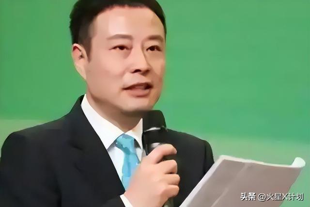 没想到，主持央视天气预报将近30年的宋英杰，竟是兼职的"临时工"