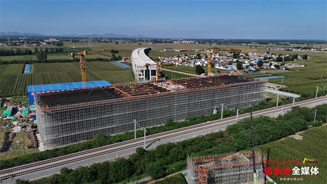 济微高速宁阳县转体桥工程加速推进