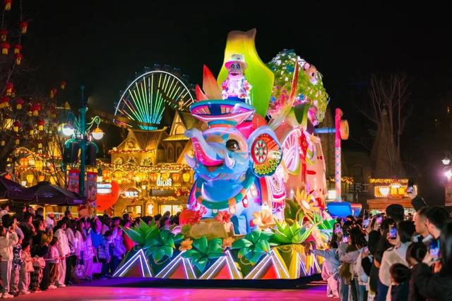 赏花灯，庆佳节！乐海神话世界华灯初上，动物王国喜气满满