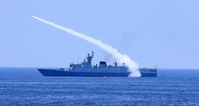 8国已派兵过台海，白宫通告全球，不许改变现状，解放军3路出动