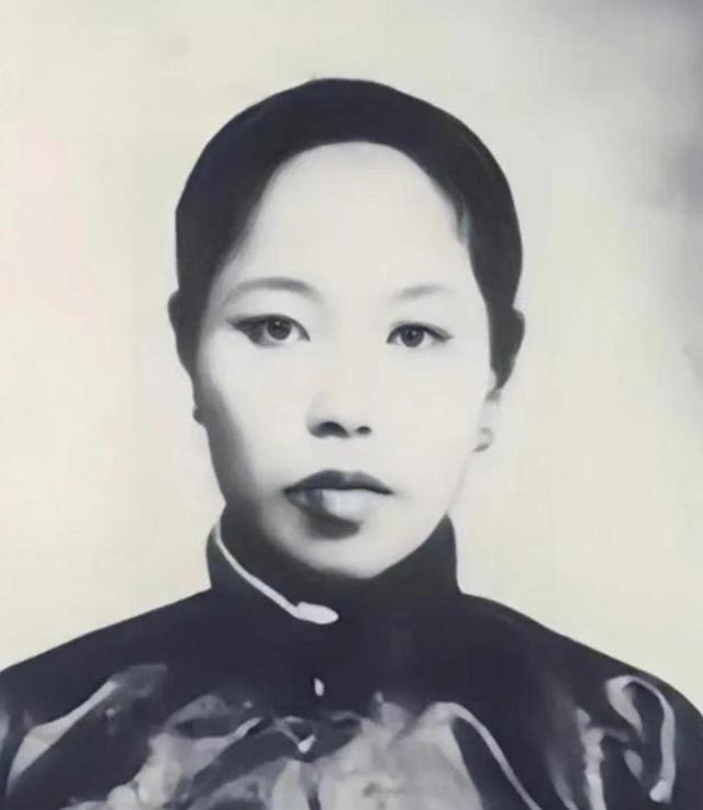 李大钊牺牲后	，妻子筹措安葬费，鲁迅捐了五十，汪精卫捐了一千