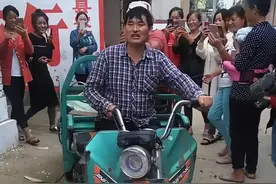 还过个屁年！大衣哥全家被要钱上百次，敲门赖着不走每天都在上演图片