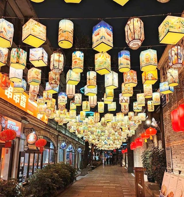 成都免费看灯会攻略：年味满城，哪里最值得去？