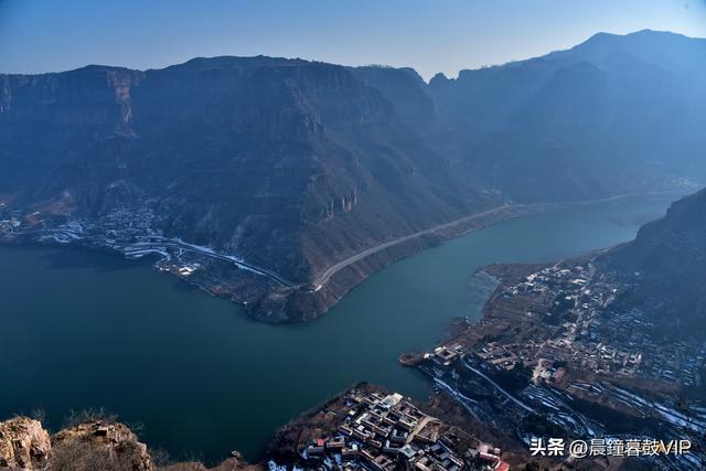 由太行屋脊俯瞰太行平湖